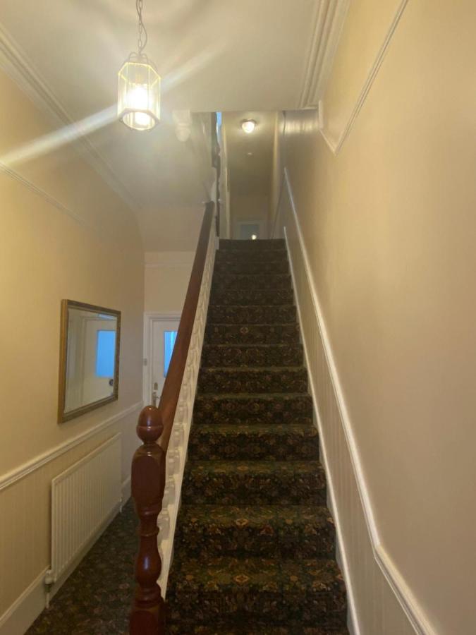 Landguard Lodge Guest House Shipley  Buitenkant foto
