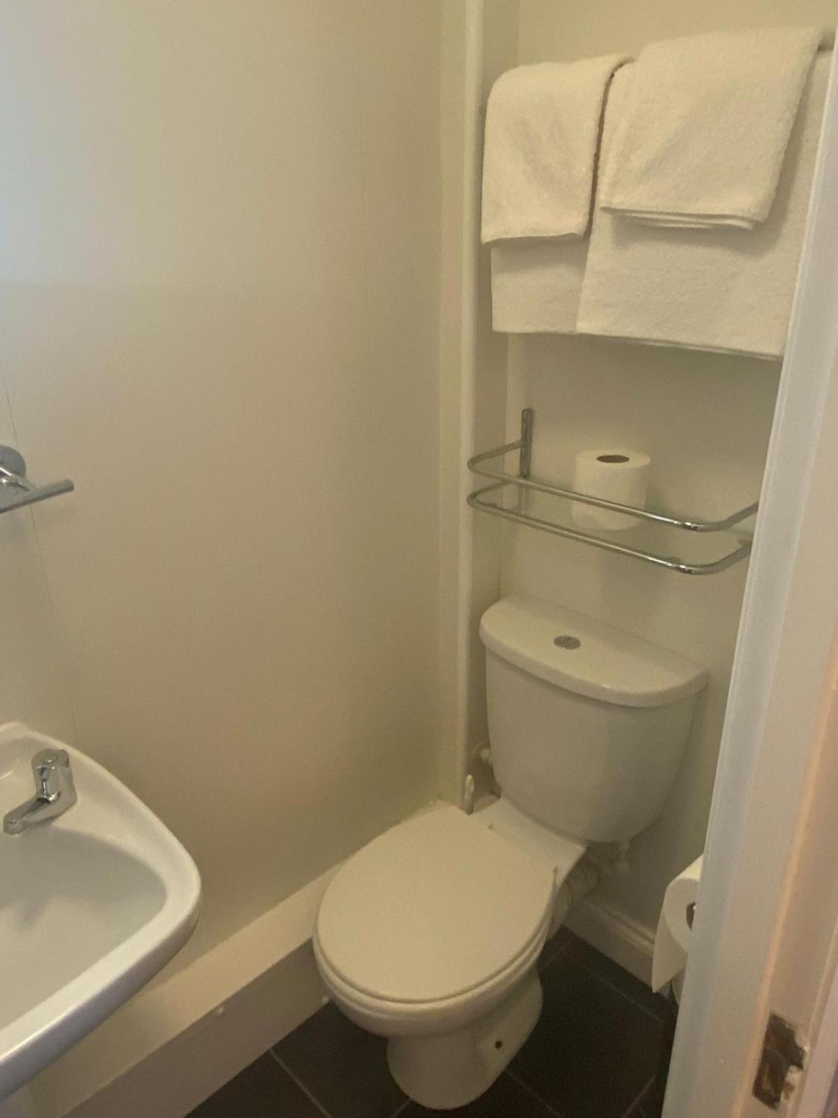 Landguard Lodge Guest House Shipley  Kamer foto
