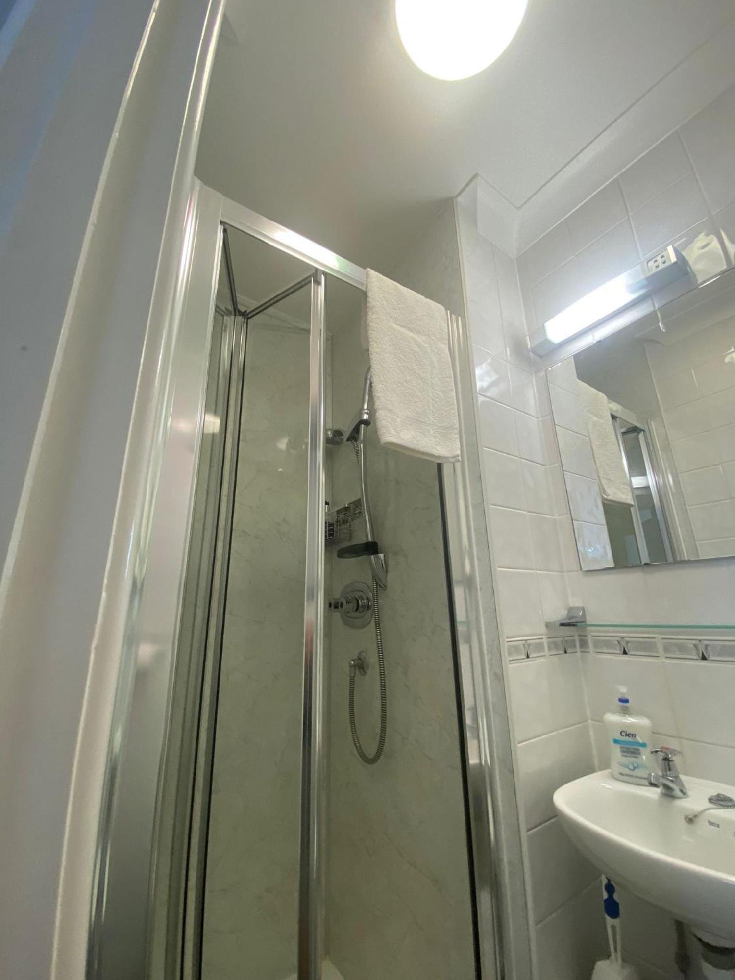 Landguard Lodge Guest House Shipley  Kamer foto